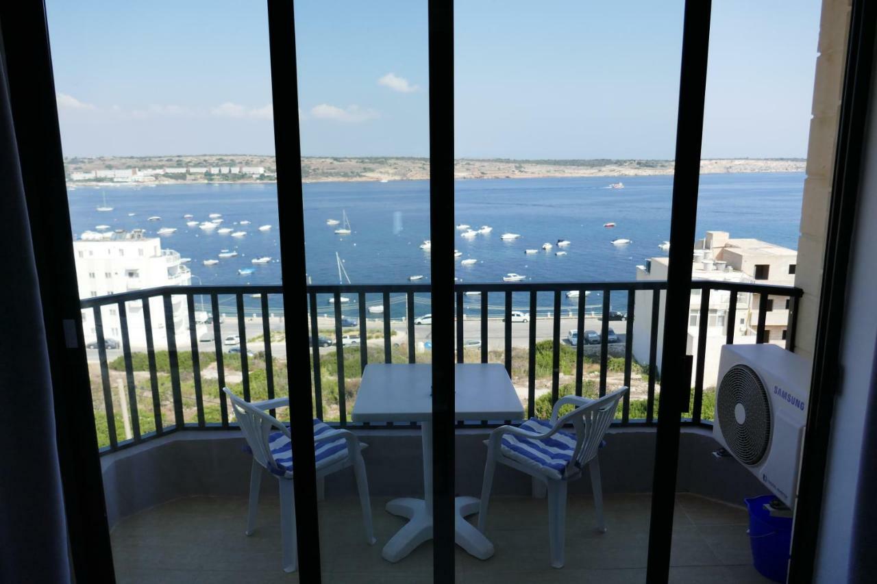 Calypso Court Apartment *